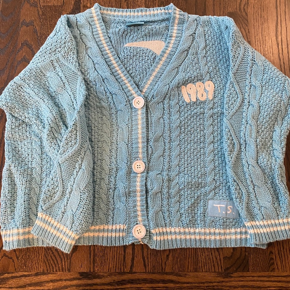Official Taylor Swift 1989 sweater
